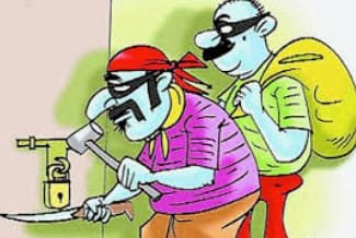 लॉकर ठीक करवाना पड़ा मंहगा, युवक लॉकर तोड़ ले उड़े लाखों के जेबरात 1 14