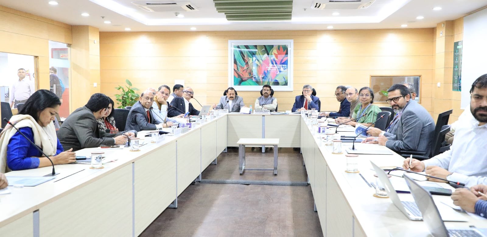 धर्मेंद्र प्रधान की अध्यक्षता में अटल नवाचार मिशन ने उच्च स्तरीय समिति की बैठक आयोजित की 3 01001O0FX