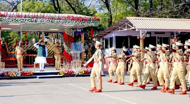 केन्द्रीय गृह एवं सहकारिता मंत्री ने पुलिस अकादमी 74 RR IPS बैच के दीक्षांत समारोह को संबोधित किया 17 image0053ZHA
