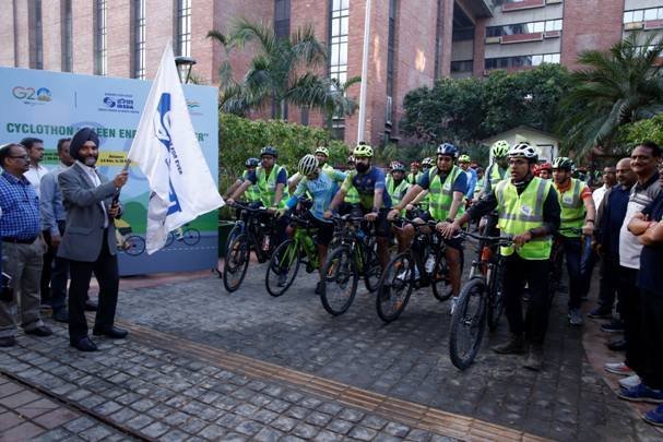 इरेडा की स्थापना के 36 वर्ष पूर्ण होने के अवसर पर 36 किमी लंबी साइक्लोथॉन का आयोजन 7 image001JWHG