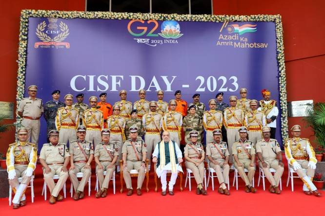 केन्द्रीय गृह मंत्री हैदराबाद में CISF के 54वें स्थापना दिवस के मुख्य अतिथि के रूप में शामिल हुए 17 image0084TYJ