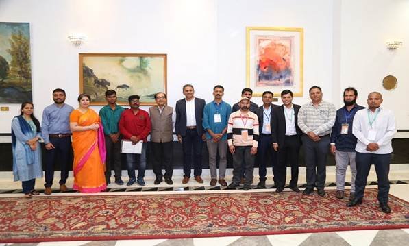 जमीनी स्तर पर नवाचार गतिवर्धक कार्यक्रम नवप्रवर्तकों का समर्थन करने की घोषणा की 3 image001V654