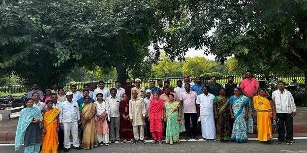 विशेष आमंत्रित अतिथि राष्ट्रीय राजधानी में ऐतिहासिक स्थल देखने गए 7 image003X2UR