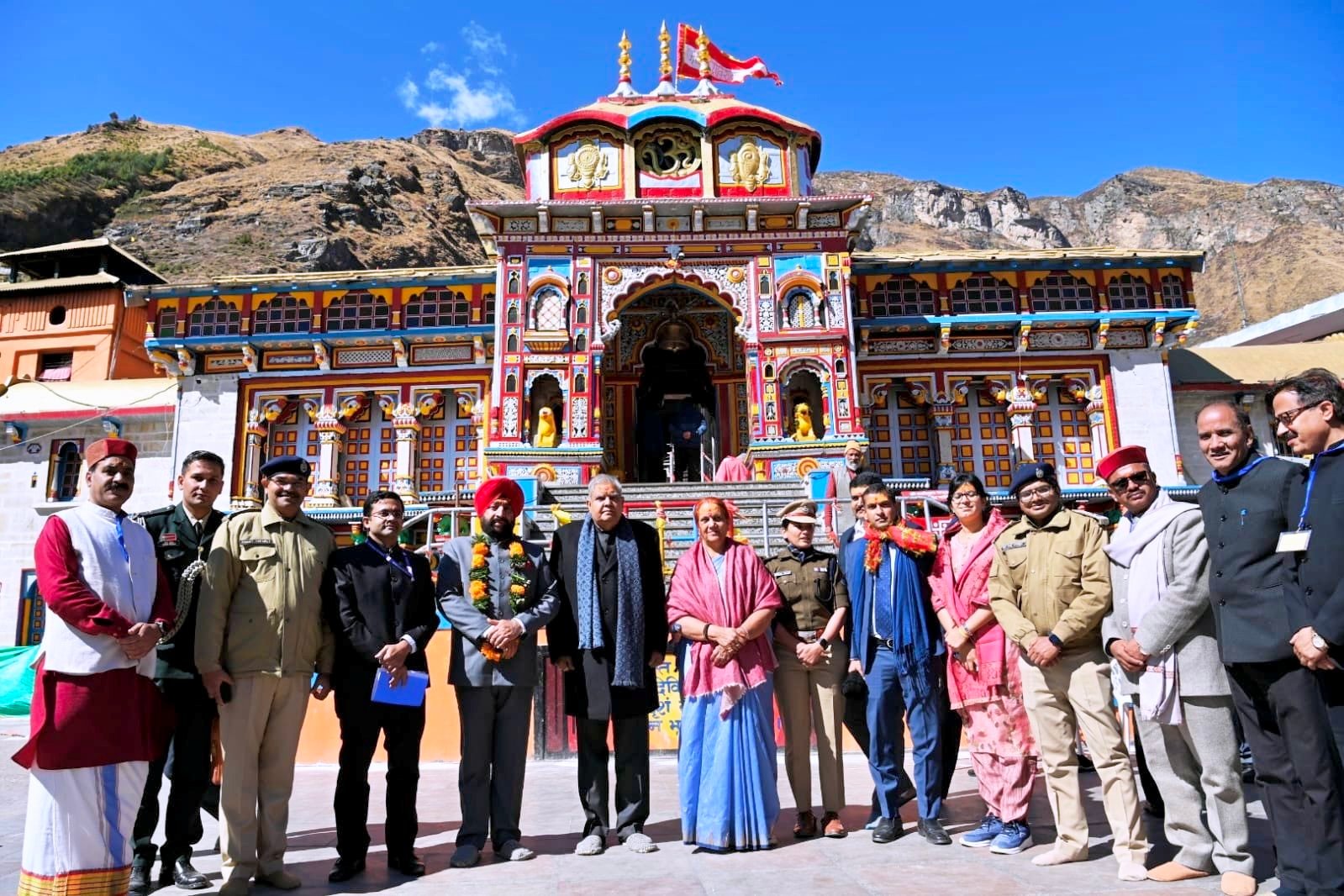 उपराष्ट्रपति ने श्री केदारनाथ धाम व बद्रीनाथ धाम के दर्शन किये 7 1VKXQ