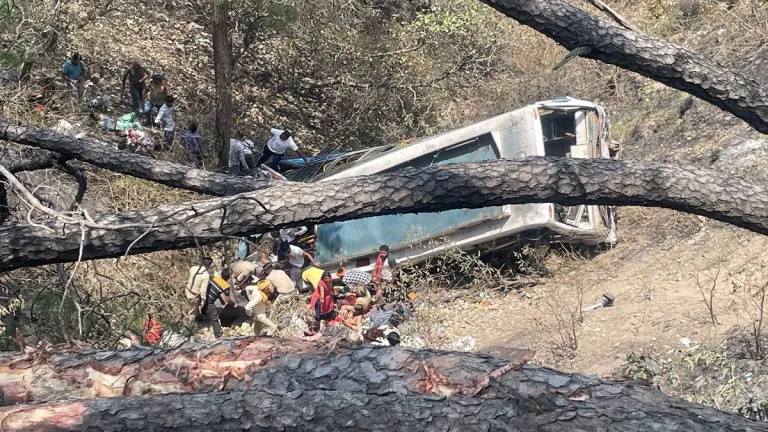 Jammu Kashmir Tourist Bus Accident