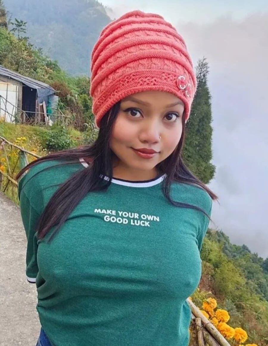 प्यार में सब जायज है, सेक्स, प्रेम एक दूसरे के बदन को नोचना, दुनिया की परवाह ना करना मैं भी नही करती थी 1 441884592 772722548344406 3391687679363780430 n e1717765712521