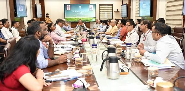 100 दिनों की कार्ययोजना के संबंध में केंद्रीय मंत्री श्री Shivraj Singh Chauhan ने ली बैठक 1 image00240G5