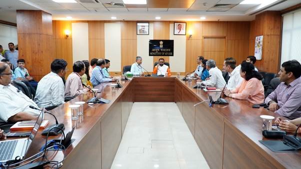 प्रताप राव जाधव ने आज के माननीय केन्द्रीय आयुष राज्य मंत्री (स्वतंत्र प्रभार) का प्रभार सम्हाला 7 image003KPCR