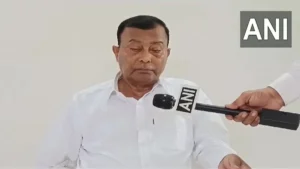 बाबा की चरणरज नहीं जहरीले स्प्रे ने मचाई थी भगदड़ सूरजपाल के वकील ने किया नया दावा 2 Bhole Baba Hathras Stampede