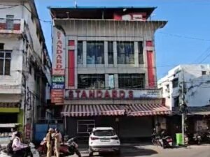 फ्रिज ठीक करने आए इलेक्ट्रीशियन के ऊपर गिरा गैस सिलेंडर, मौके पर हुई दर्दनाक मौत 4 WhatsApp Image 2024 10 24 at 20.06.16 632c042e