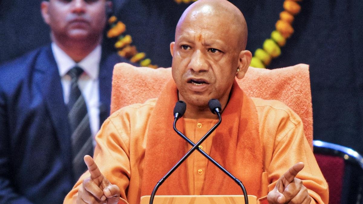 Uttar Pradesh में सहायक प्रोफेसर की परीक्षा रद्द, मुख्यमंत्री ने परीक्षा में चूक करने वालों के खिलाफ कार्रवाई का वादा किया 1 Uttar Pradesh