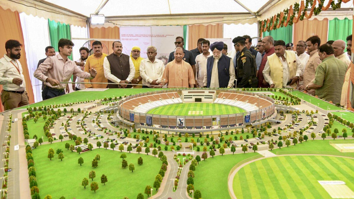UP के मुख्यमंत्री आदित्यनाथ ने भारत भर में खेल संस्कृति को बढ़ावा देने का श्रेय प्रधानमंत्री मोदी को दिया। 1 UP