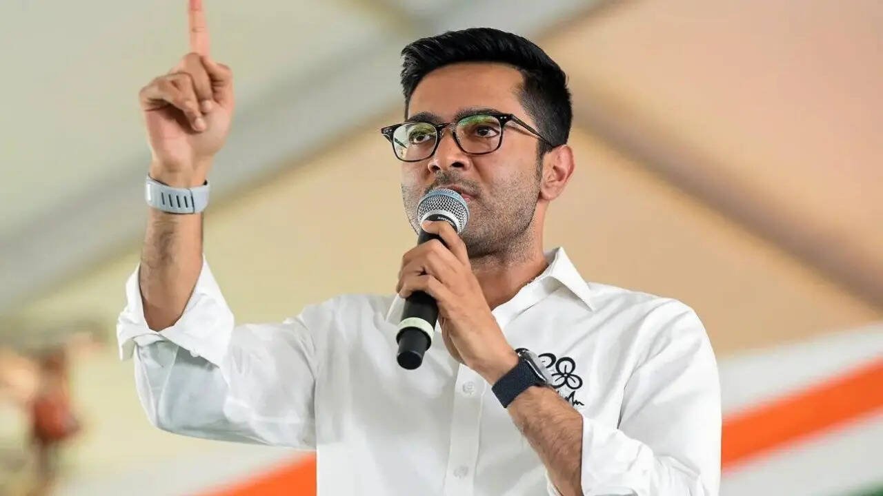 West बंगाल के फाल्टा में भाजपा की जीत के बाद, टीएमसी के अभिषेक बनर्जी ने एक नया विवाद खड़ा कर दिया है। 1 West