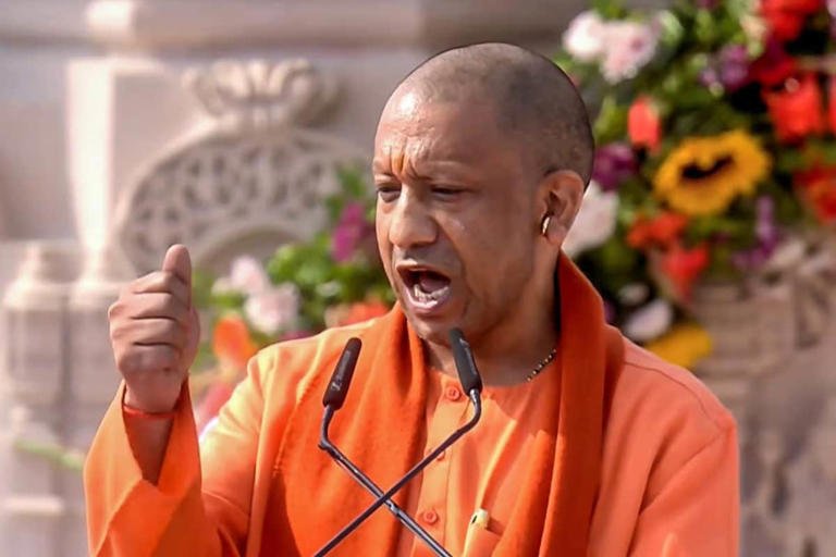 CM योगी ने 462 करोड़ रुपए के प्रोजेक्ट्स का उद्घाटन किया, कहा अलीगढ़ बनेगा रक्षा हब 1 CM