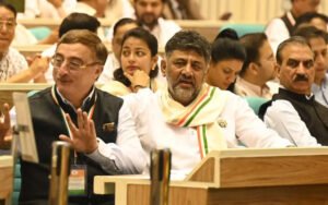 Shivakumar मंत्रिमंडल में असहमति और विस्तार की बातचीत के बीच दिल्ली की ओर बढ़ते हैं