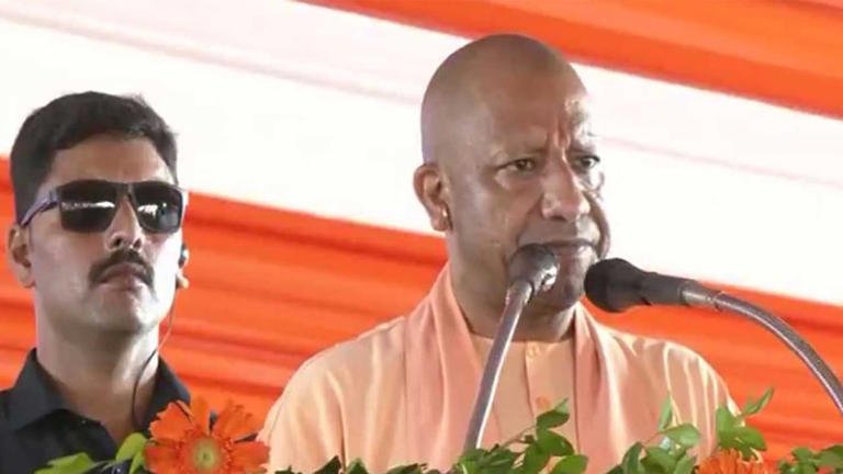 Maha Vriksharopan 2026: यूपी मां पृथ्वी के लिए 35 करोड़ पेड़ लगाएगा 5 Maha Vriksharopan