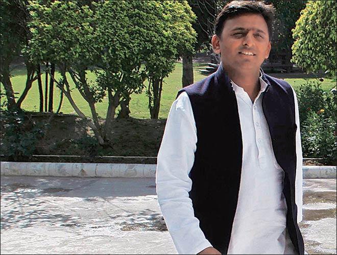 SP ने राम मंदिर दान मामले में अखिलेश यादव के बयान को लेकर बीजेपी सांसद निशिकांत दुबे को कानूनी नोटिस भेजा 1 SP