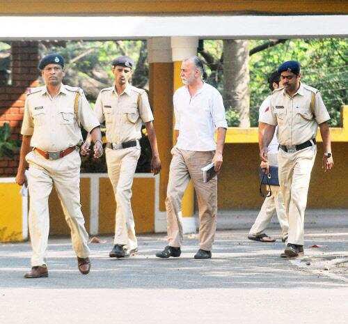 Tejpal के वकील ने हाईकोर्ट को बताया कि शिकायतकर्ता एफआईआर नहीं चाहती थी, दोनों को राजनीतिक पीड़ित कहा 1 Tejpal