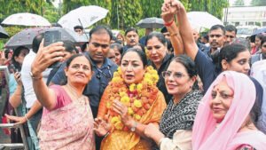 AAP के विधायक सदन से बाहर निकाल दिए गए