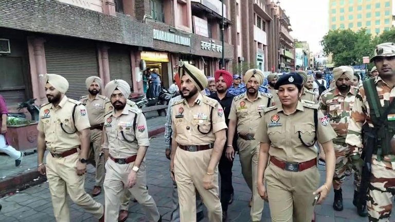 Amritsar के पुलिस प्रमुख का किया गया तबादला, बीजेपी ने उठाए सवाल 1 Amritsar