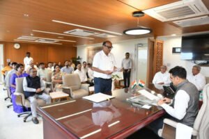 Gujarat सतीश पटेल ने विधायक के रूप में शपथ ली