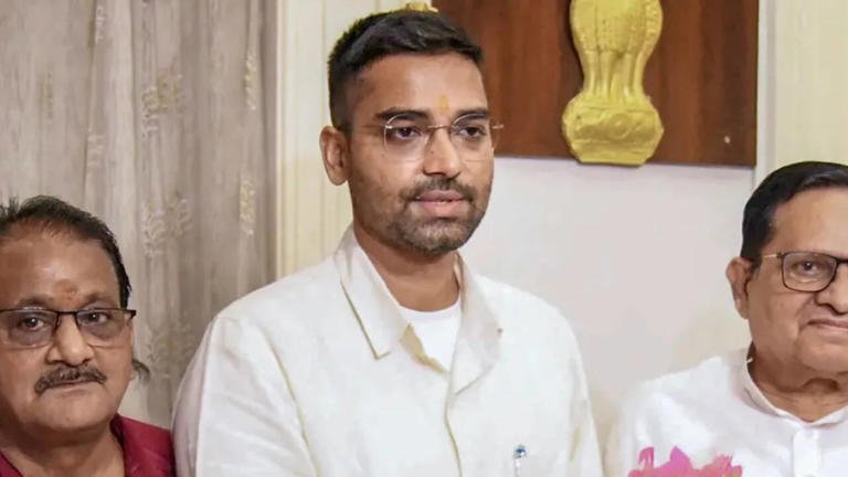 Supreme कोर्ट ने बिहार के मंत्री के MLC के रूप में नियुक्ति और नामांकन का रिकॉर्ड मांगा 1 Supreme