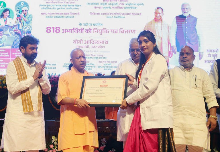 CM, कर्तव्य को पूरी निष्ठा के साथ निभाने का संकल्प लें 1 CM