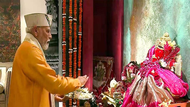 PM मोदी ने 'मन की बात' में थाई आदमी की भगवान गणेश के प्रति भक्ति को उजागर किया 1 PM