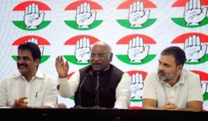 2027 में होने वाले UP विधानसभा चुनावों से पहले समाजवादी पार्टी और कांग्रेस के बीच तनाव बढ़ गया है।