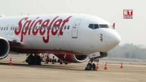SpiceJet  सजेट Q400 पायलट उड़ान भरने से इनकार कर रहे हैं: क्यों 40 पायलटों ने ये कदम उठाया