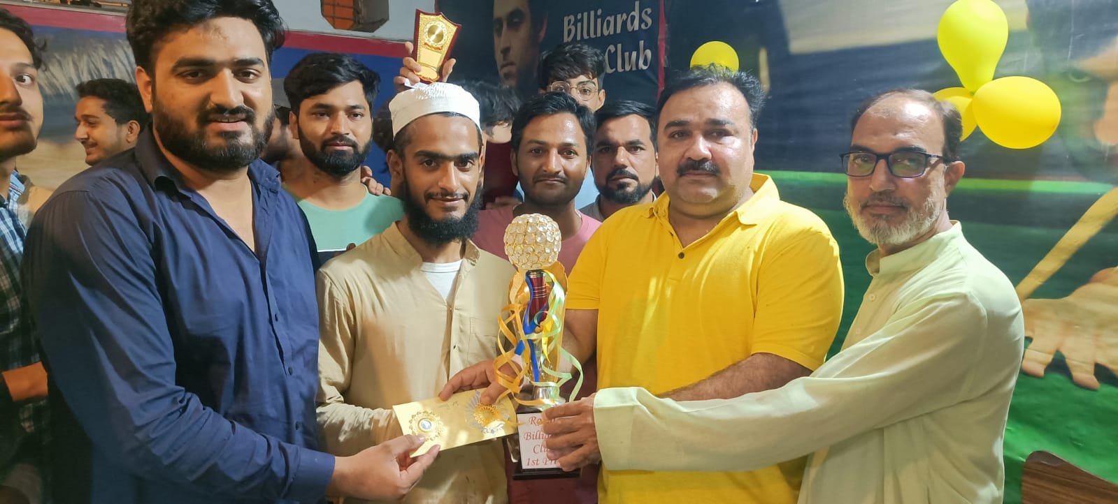 शाहनवाज खलील ने विजेताओं को दिए पुरस्कार 1 37dfa8a3 a1f0 48ae 91af 84ad099a0dc1