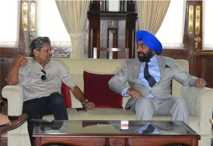 पूर्व क्रिकेटर कपिल देव ने की राज्यपाल लेफ्टिनेंट जनरल (सेवानिवृत्त) गुरमीत सिंह से मुलाकात 1 38cb18ff 4daf 4d59 a730 55adc74702b2