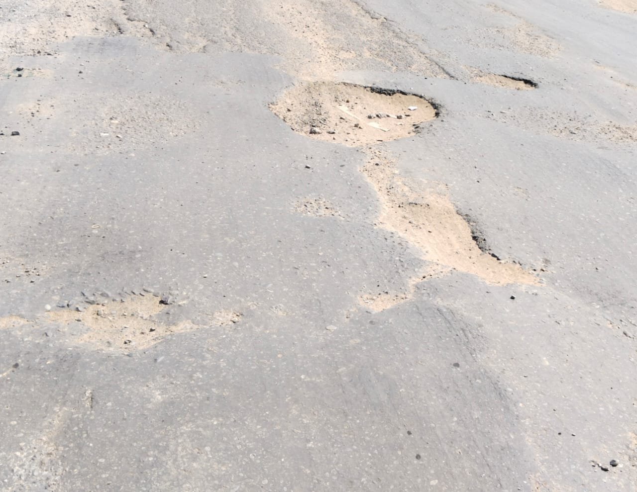 हरिद्वार बाईपास पर गहरे गड्ढे होने की शिकायत मुख्यमंत्री पोर्टल पर दर्ज कराई 1 45ef0583 2c31 4da8 a6b0 1fcc2af68a4a