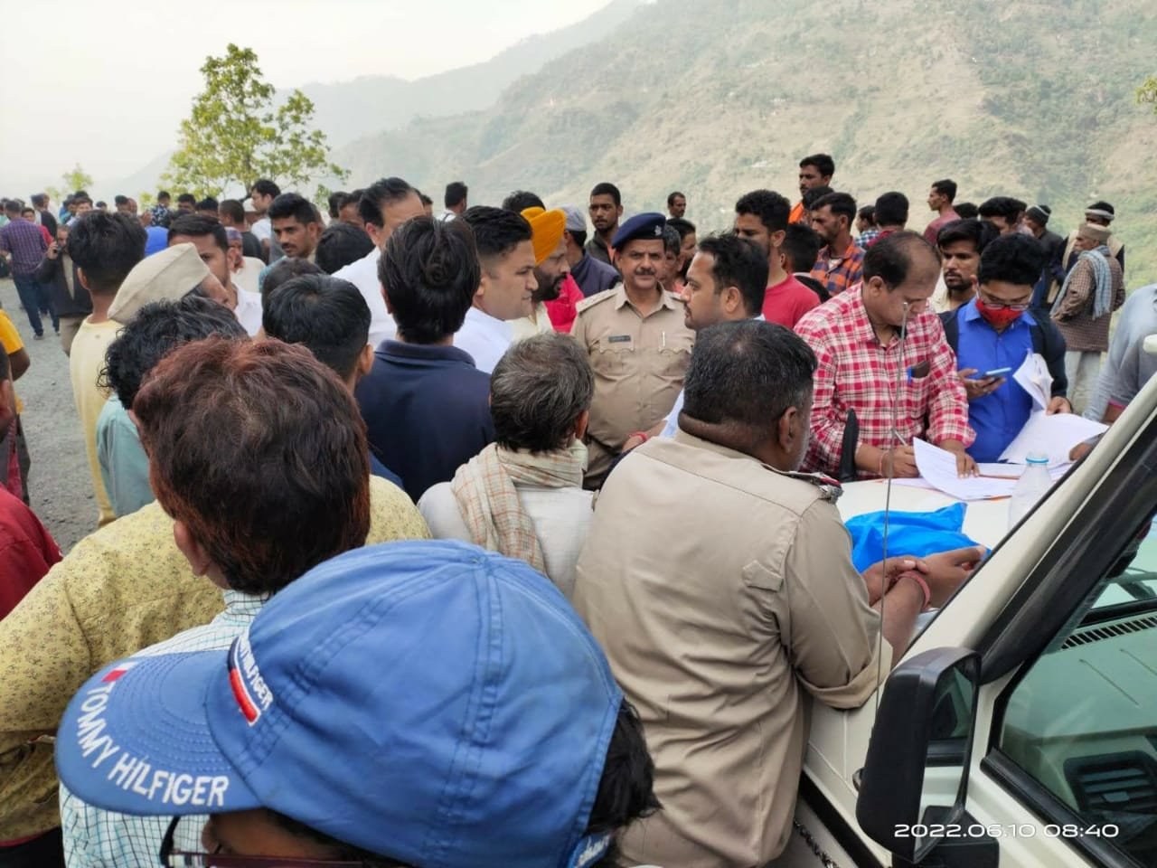 नैनीताल जनपद के अघोड़ा में बोलेरो वाहन गहरी खाई में गिरा, दुर्घटना में 5 यात्रियों की मौत चालक घायल 1 4ca2d2ca 4a72 4891 9f0c 1ea6d2c66179