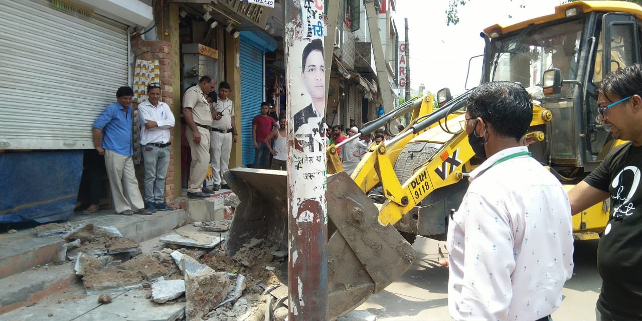 सुंदर नगरी पहुंचा निगम का बुलडोजर 1 Delhi 13