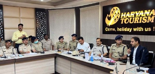 पुलिस आयुक्त ने सूरजकुंड मेले की सुरक्षा व्यवस्था का लिया जायजा 1 FRBD 020