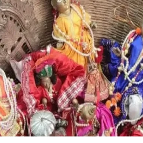 चित्रकूट : डरावने सपनों से परेशान चोरों ने महंत के आवास के बाहर छोड़ीं अष्ट धातु की 14 मूर्तियां 1 Untitled design 2022 05 16T193015.694