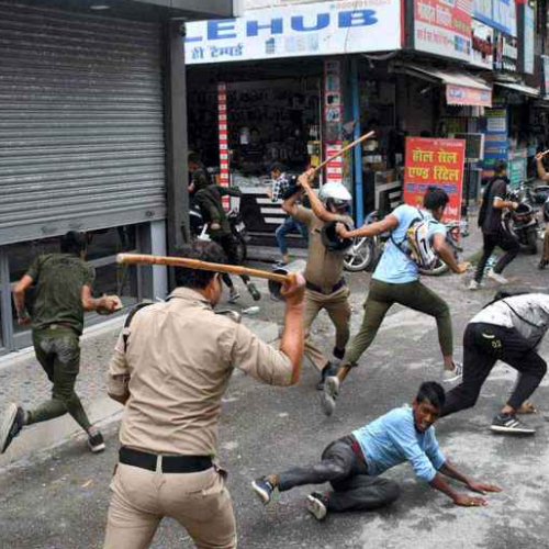 हल्द्वानी में युवाओं पर लाठीचार्ज के विरोध में नेता प्रतिपक्ष आर्य का पंत पार्क में उपवास 1 Untitled design 2022 06 18T223839.309