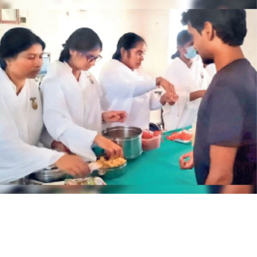 ब्रह्मकुमारी बहनों में सत्संग कर बांधी राखी 1 Untitled design 2022 08 05T203235.797