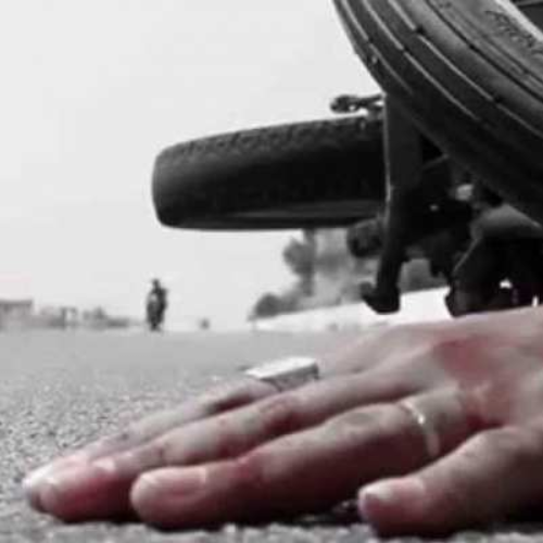 डिवाइडर से बाइक टकराई, हेडकांस्टेबल की मौत 1 Untitled design 2022 08 21T000641.984