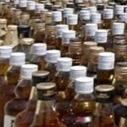 नकली शराब बनाने की फैक्ट्री का भंडाफोड़, संचालक गिरफ्तार 1 Untitled design 2022 08 23T003910.438