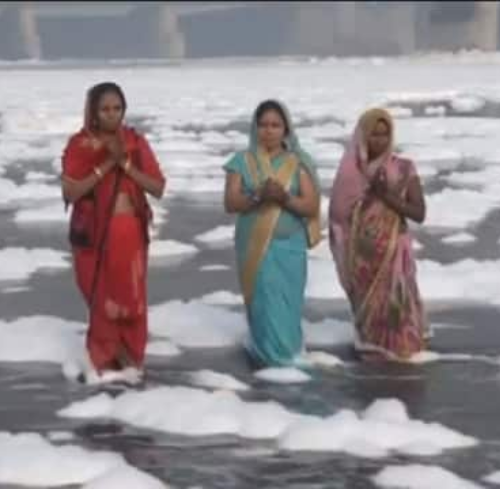 छठ से पहले यमुना की सफाई के लिए दिया जाए निर्देश: भाजपा सांसद ने दिल्ली के एलजी से किया अनुरोध 1 Untitled design 2022 09 11T222001.445