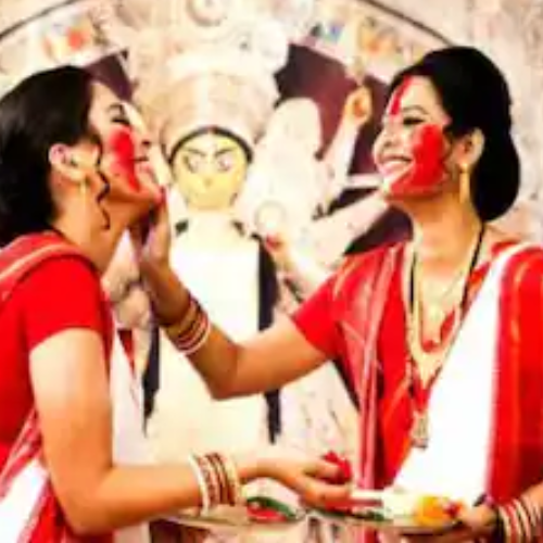 मां दुर्गा की विदाई से पहले पंडालों में होगा सिंदूर खेला 1 Untitled design 2022 10 03T232555.202