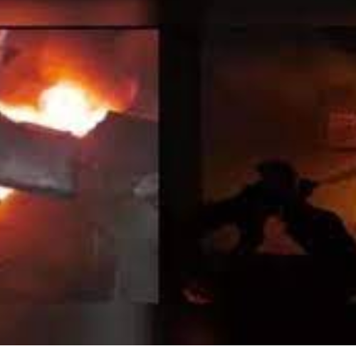 दिल्ली के गांधीनगर में लगी भीषण आग में एक व्यक्ति मौत 1 Untitled design 2022 10 07T003407.530