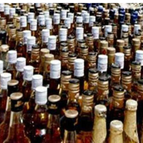 सोनभद्र में चालीस लाख की अवैध अग्रेंजी शराब बरामद, एक तस्कर गिरफ्तार 1 Untitled design 2022 10 26T000110.345