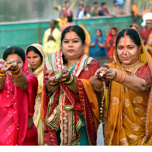 छठ पर्व : झारखंड में सूर्य देव को ‘अर्घ्य’ देने के लिए रोशनी से नहाए घाट 1 Untitled design 2022 10 30T182028.608