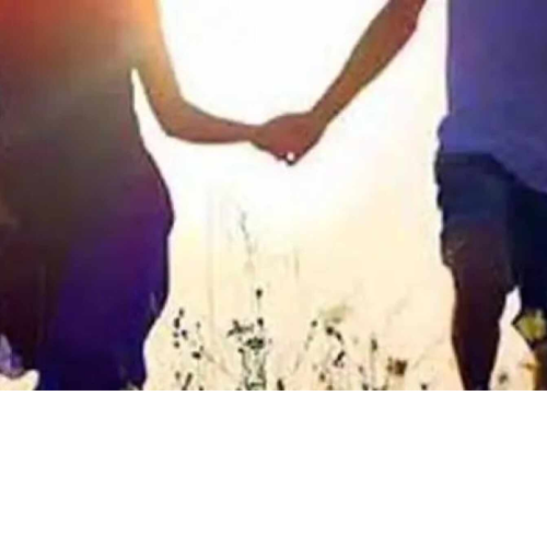 यूपी : बेटी के फरार होने के बाद पांच दिनों से भूख हड़ताल पर पिता 1 Untitled design 50 1