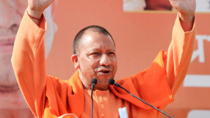 योगी ने मां विंध्यवासिनी का लिया आशीर्वाद 1 Yogi Adityanath
