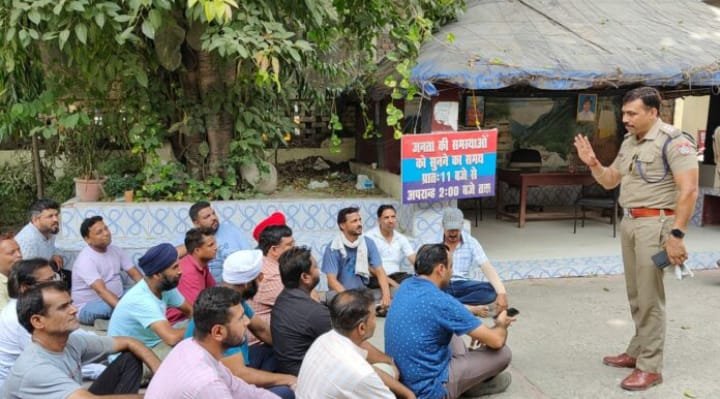 किच्छा में लगातार हो रही चोरियों के खिलाफ कोतवाली में धरने पर बैठे व्यापारी 1 abfd5cdf a4b9 48ce 8190 05b257b2af0c