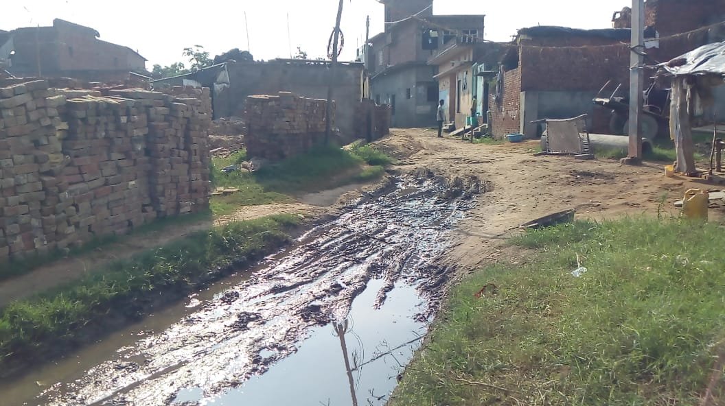 27 साल से नहीं बनी यह सड़क 3 ae57ddd5 e370 4345 a81e 3c1fbda65e1e